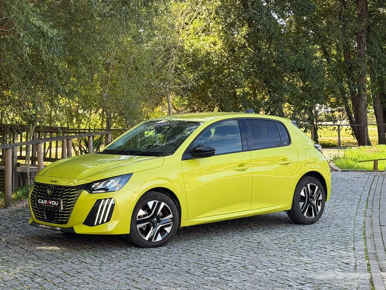 Peugeot 208 1.2 PureTech Allure 4