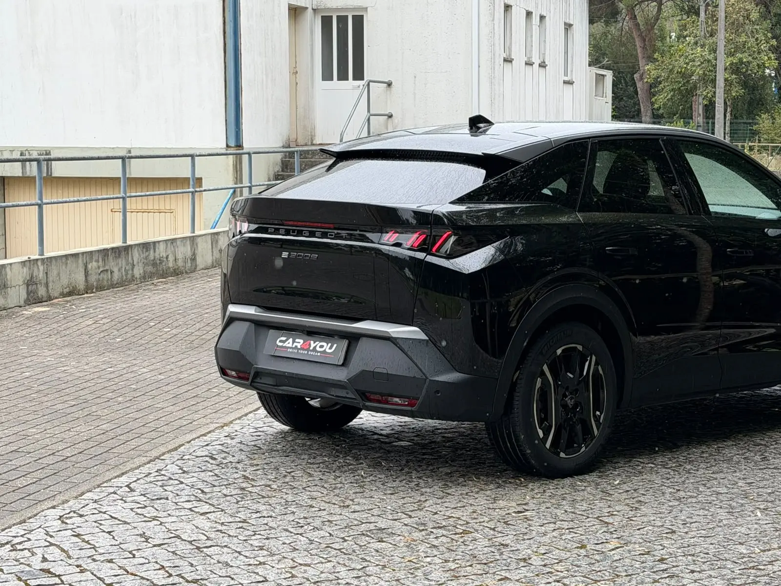 Peugeot E-3008 73 kWh Allure 5
