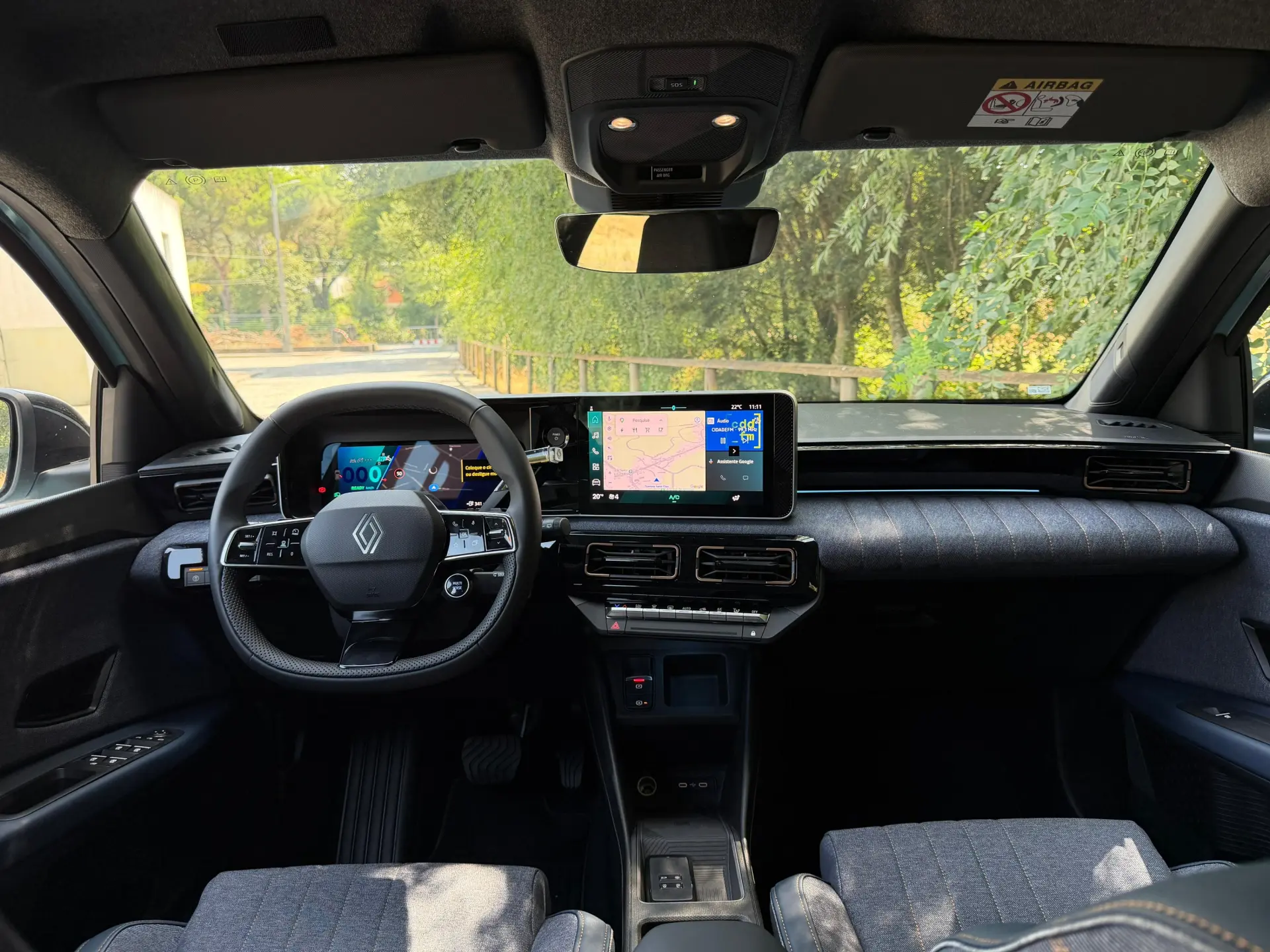Renault 4 E-Tech 52 kWh Iconic Autonomia Conforto 18