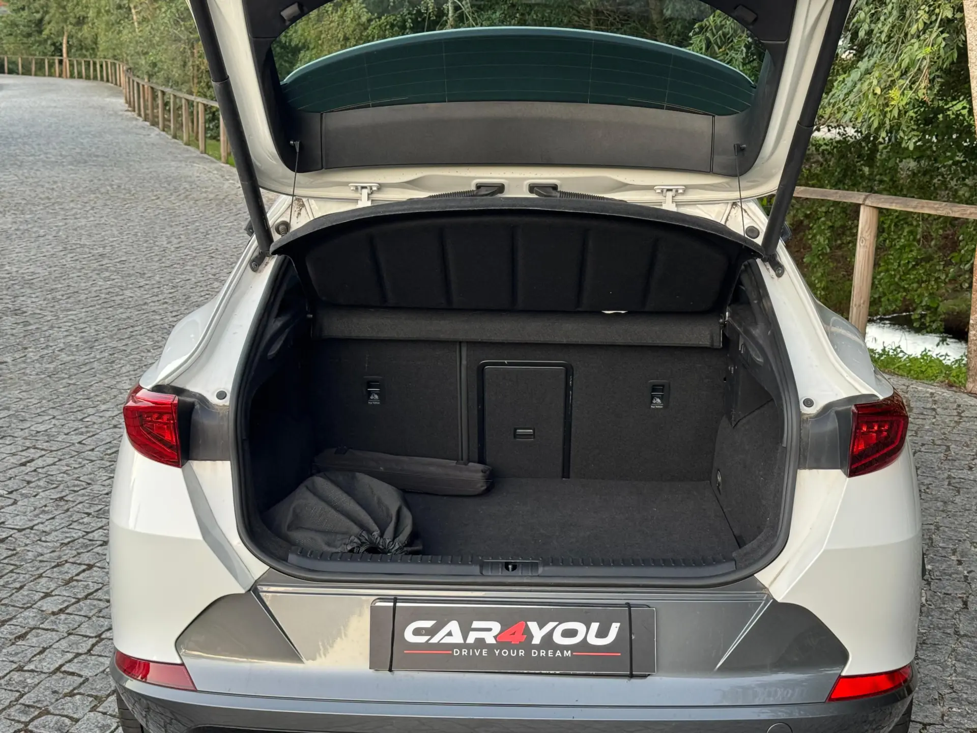Cupra Formentor 1.4 e-Hybrid DSG VZ 11