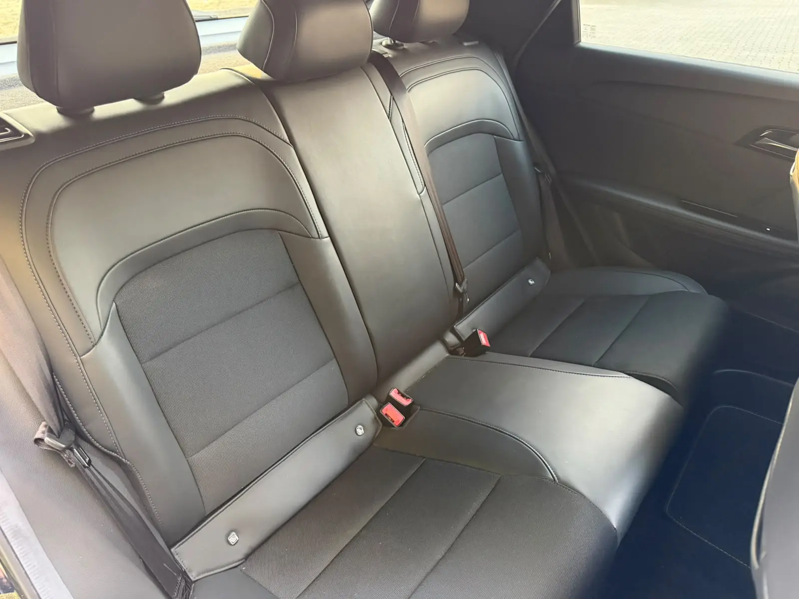 MG MG4 77 kWh Extended Range Luxury 35