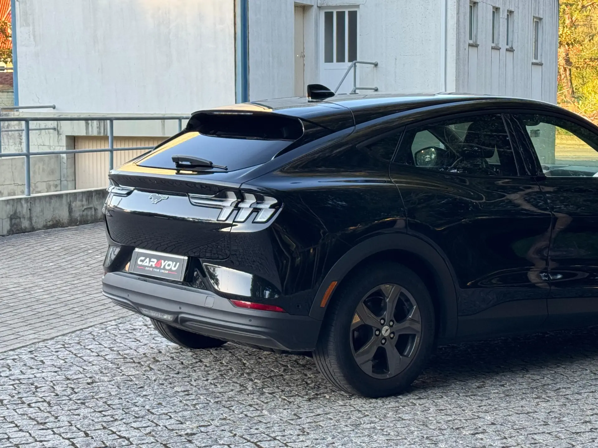 Ford Mustang Mach-E 75.7 kWh Base 6