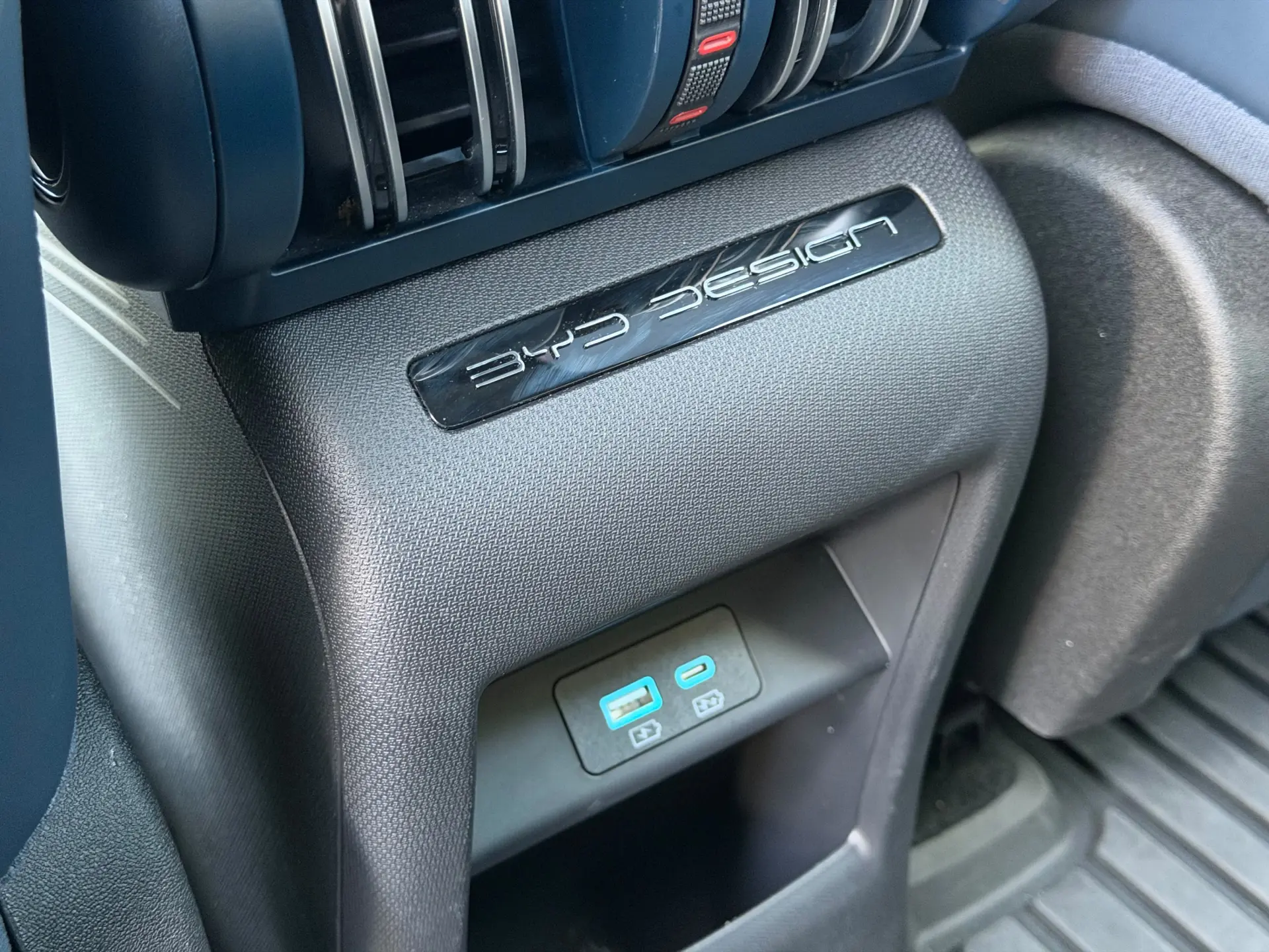 BYD Atto 3 60.48 kWh Design 41