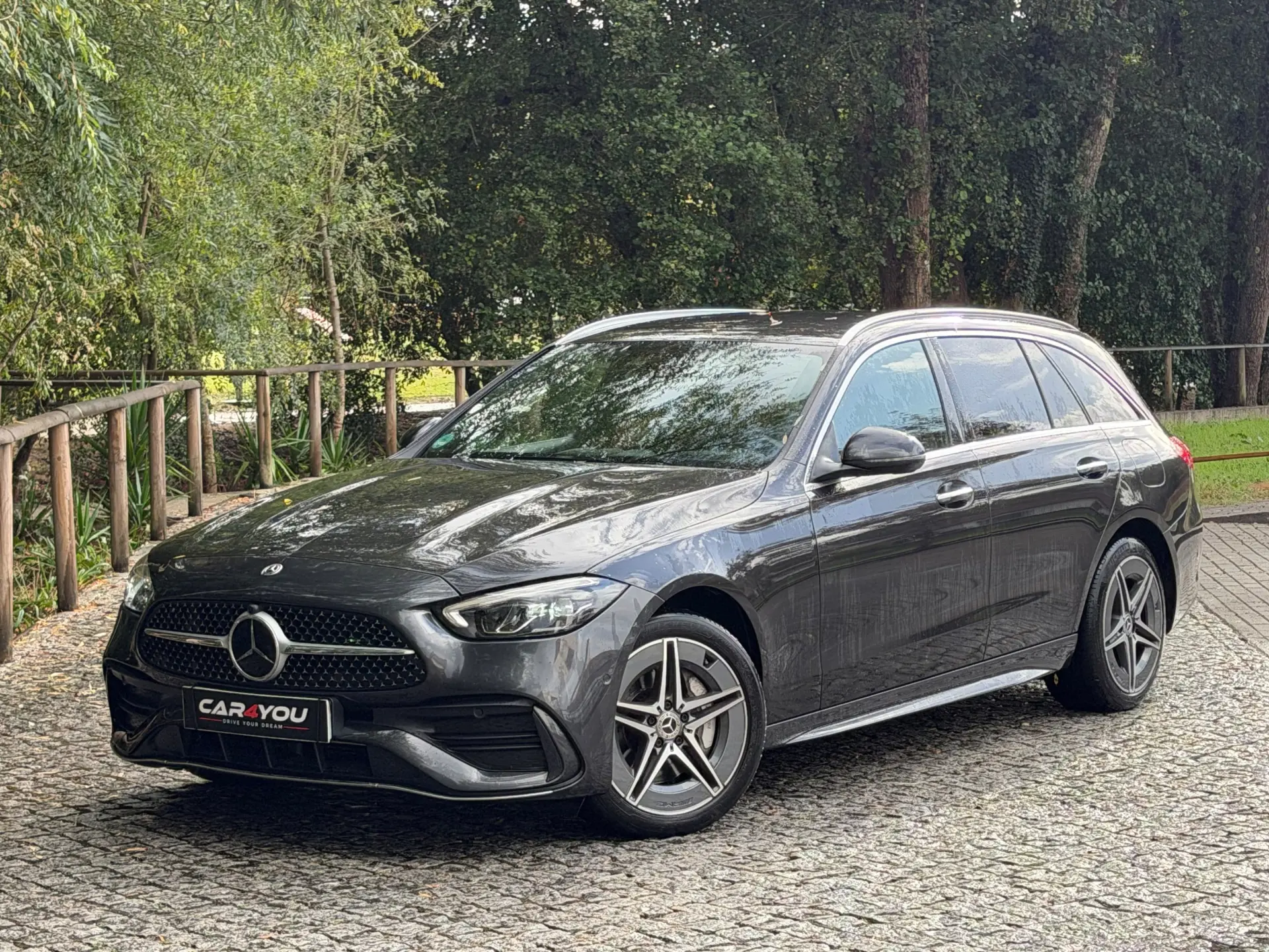 Mercedes-Benz C 300 e AMG Line 1