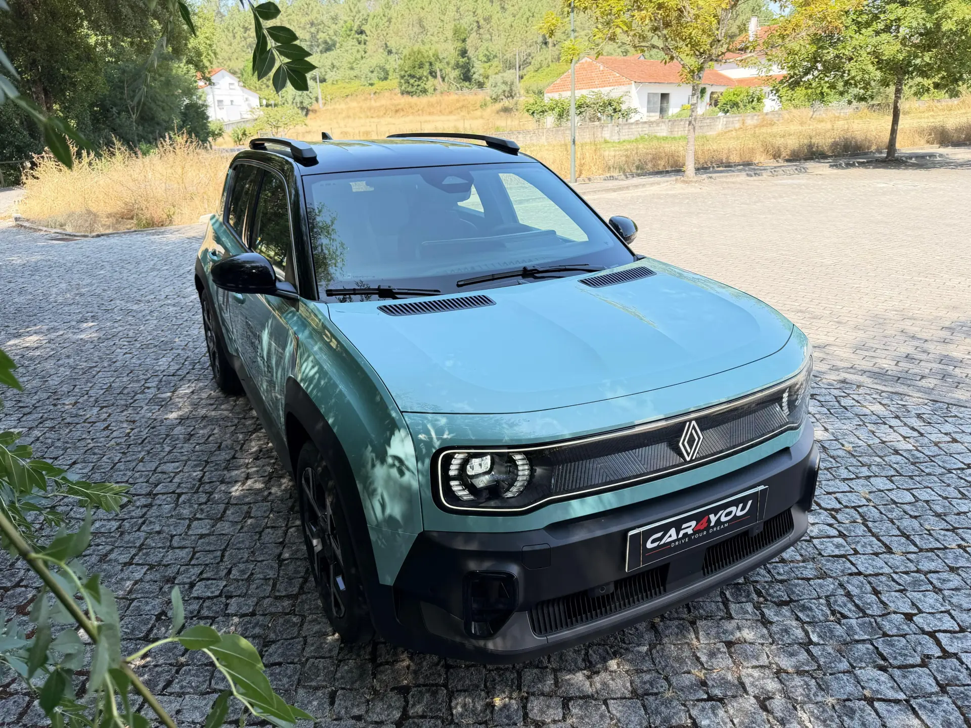 Renault 4 E-Tech 52 kWh Iconic Autonomia Conforto 8