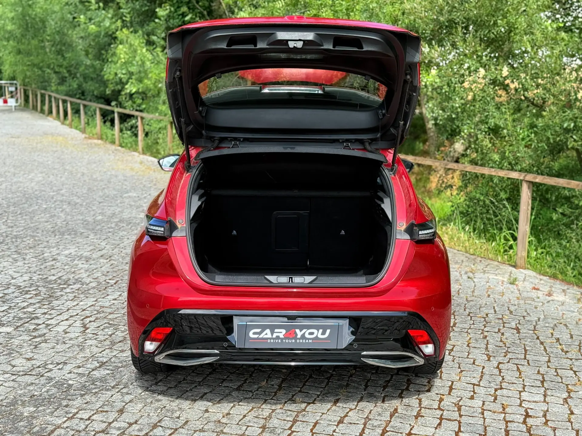 Peugeot 308 1.2 PureTech Allure 13