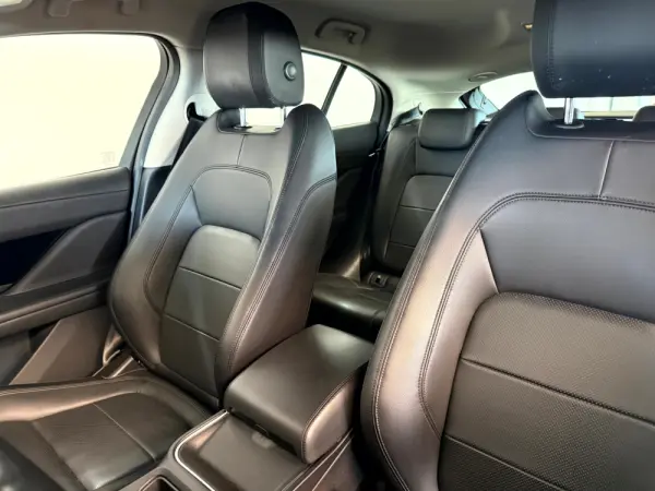 Jaguar I-Pace EV400 AWD HSE 32