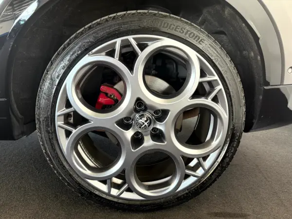 Alfa Romeo Tonale 1.3 Plug-In Hybrid Edizione Speciale e-AWD 7