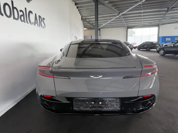 Aston Martin DB11 Coupé V8 Auto 49