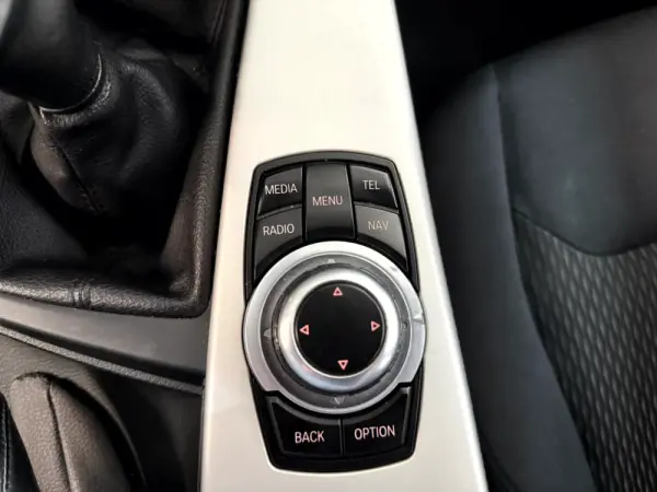 BMW 318 d Touring Navigation 15