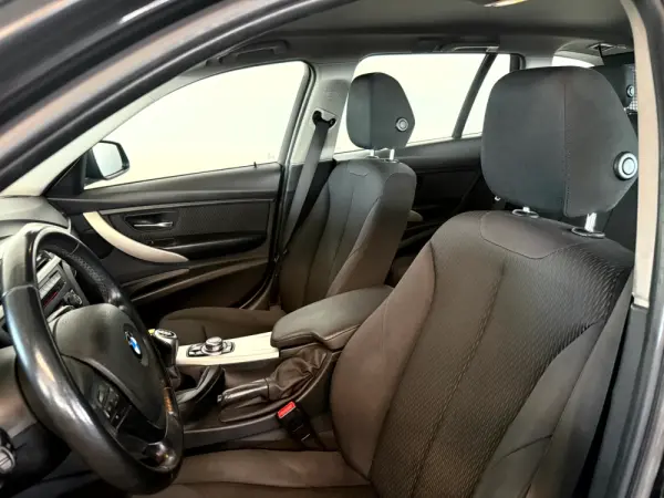 BMW 318 d Touring Navigation 20