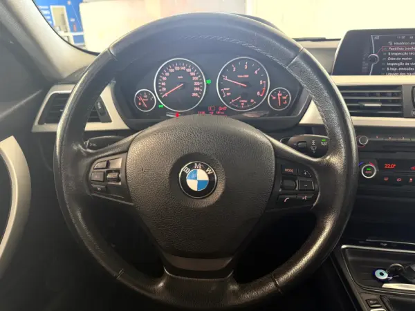 BMW 318 d Touring Navigation 24