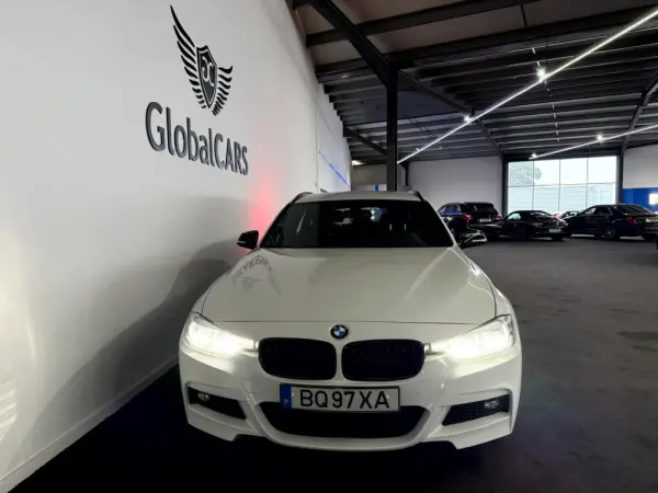 BMW 318 i Pack M Auto 10