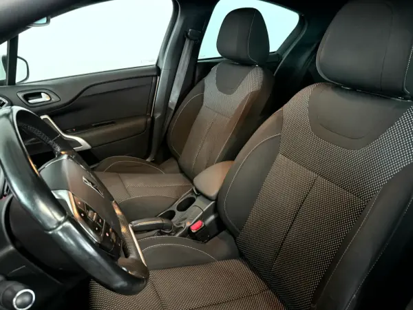 Citroën DS4 1.6 HDi Chic 24