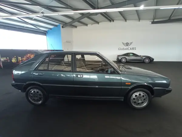 Lancia Delta 1.6 HF Turbo 10