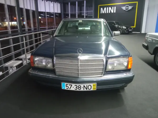Mercedes-Benz 300 E 9