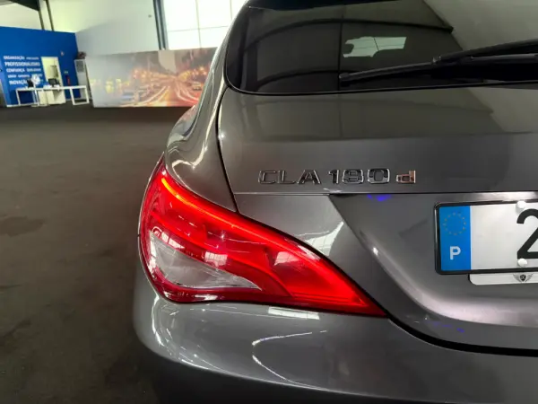Mercedes-Benz CLA 180 d Shooting Brake Urban Aut. 2