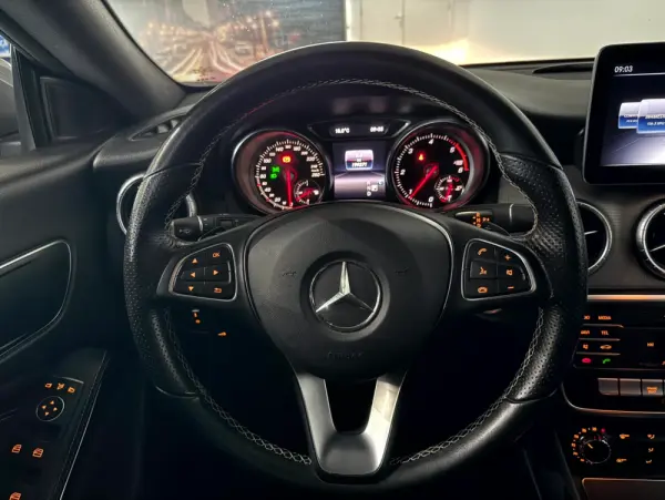 Mercedes-Benz CLA 180 d Shooting Brake Urban Aut. 8