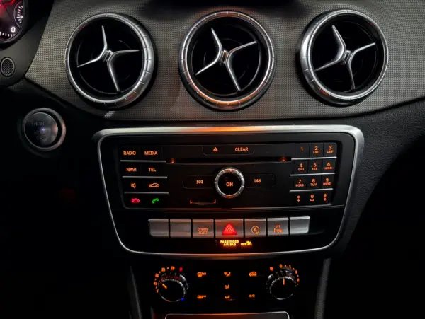 Mercedes-Benz CLA 180 d Shooting Brake Urban Aut. 10