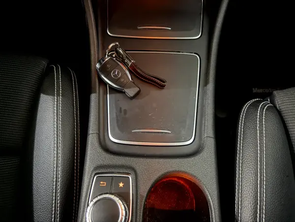 Mercedes-Benz CLA 180 d Shooting Brake Urban Aut. 12