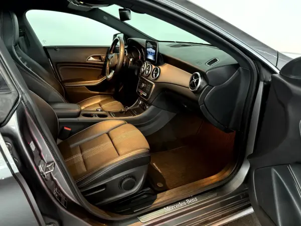 Mercedes-Benz CLA 180 d Shooting Brake Urban Aut. 29