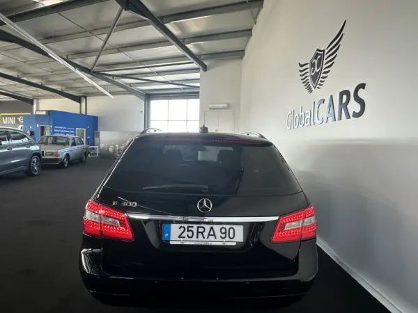 Mercedes-Benz E 300 Bluetec Hybrid Avantgarde 4