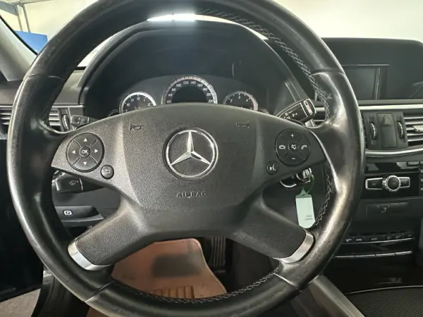 Mercedes-Benz E 300 Bluetec Hybrid Avantgarde 7