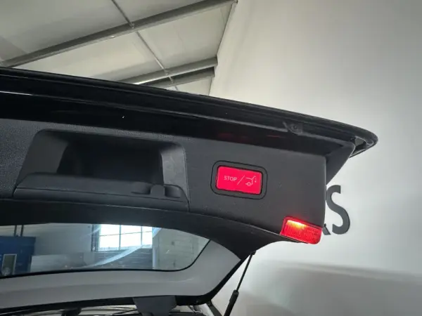 Mercedes-Benz E 300 Bluetec Hybrid Avantgarde 10