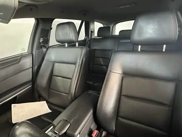 Mercedes-Benz E 300 Bluetec Hybrid Avantgarde 13
