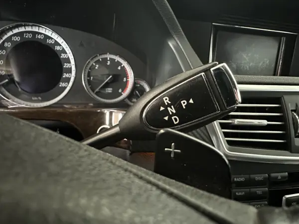 Mercedes-Benz E 300 Bluetec Hybrid Avantgarde 15