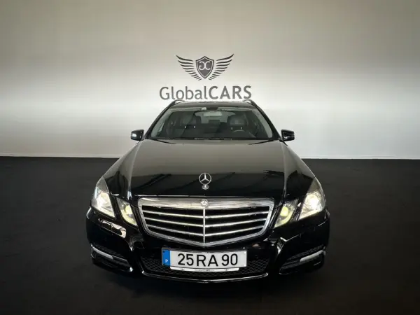 Mercedes-Benz E 300 Bluetec Hybrid Avantgarde 31