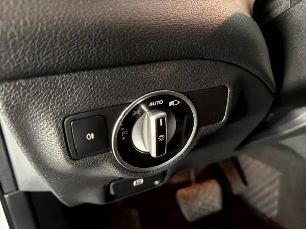 Mercedes-Benz GLA 200 CDi Urban Aut. 25