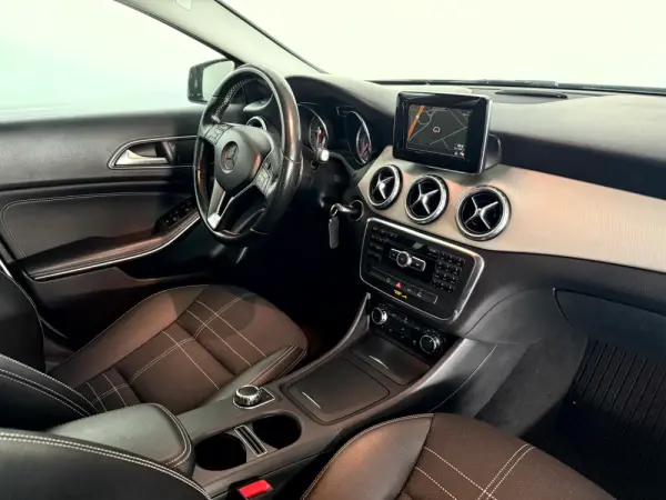 Mercedes-Benz GLA 200 CDi Urban Aut. 39