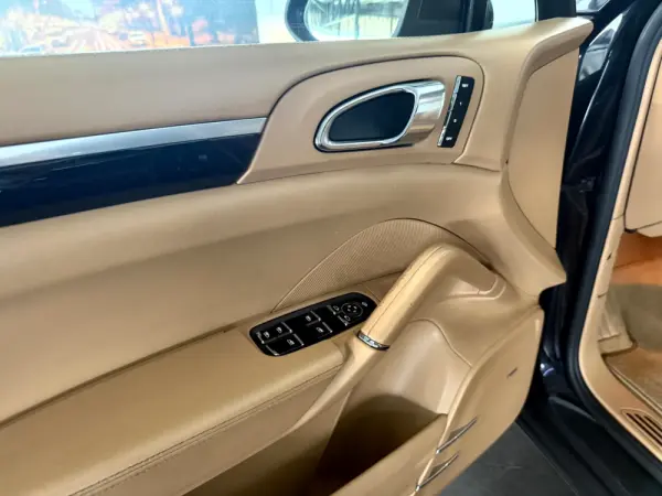 Porsche Cayenne Tiptronic 24