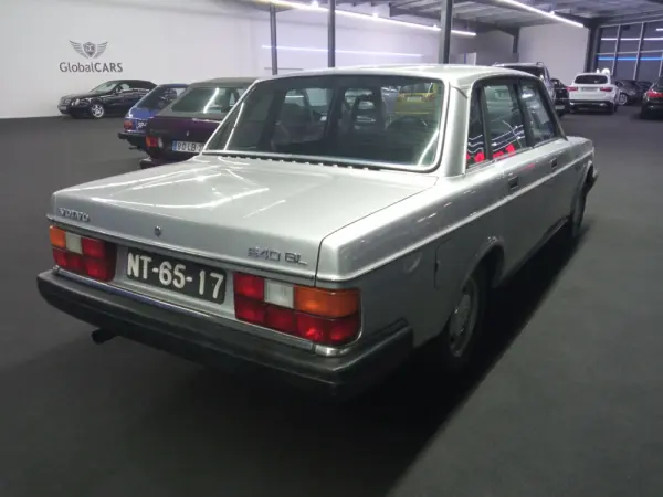 Volvo 240 GL 8