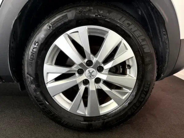 Peugeot 3008 1.5 BlueHDi Allure Pack EAT8 5