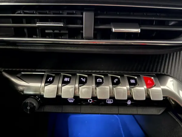 Peugeot 3008 1.5 BlueHDi Allure Pack EAT8 28