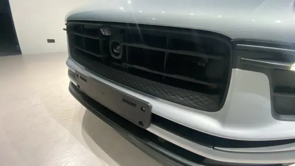 Porsche Macan Outro 24