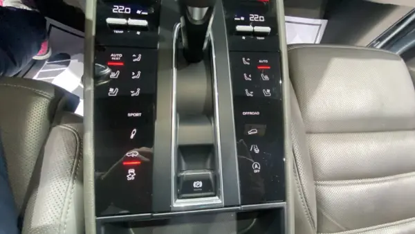 Porsche Macan Outro 30