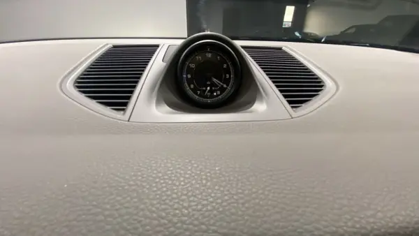 Porsche Macan Outro 34