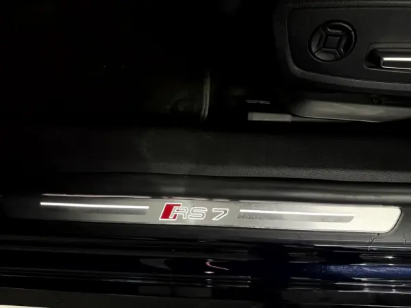 Audi RS7 Sportback 4.0 TFSI quattro Tiptronic 38