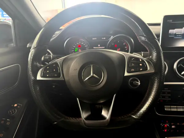 Mercedes-Benz A 180 d 7G-DCT AMG Line 13