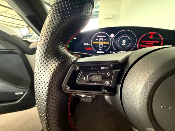 Porsche Taycan 4S 26