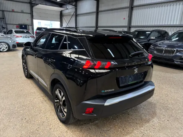 Peugeot e-2008 50 kWh Allure 4