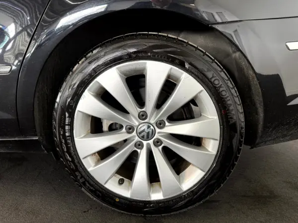 Volkswagen Passat CC 2.0 TDi BlueMotion 4
