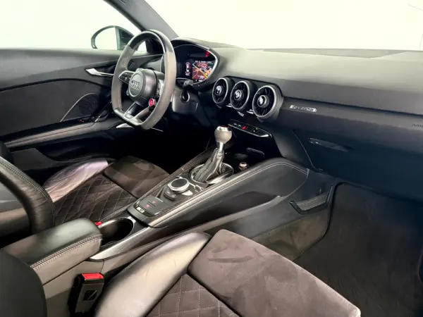 Audi TT RS Coupé 2.5 TFSi quattro S tronic 47