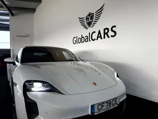 Porsche Taycan 4S 37