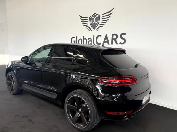 Porsche Macan S PDK 9