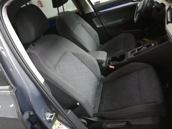 Volkswagen Golf 2.0 TDi BlueMotion DSG Highline 6