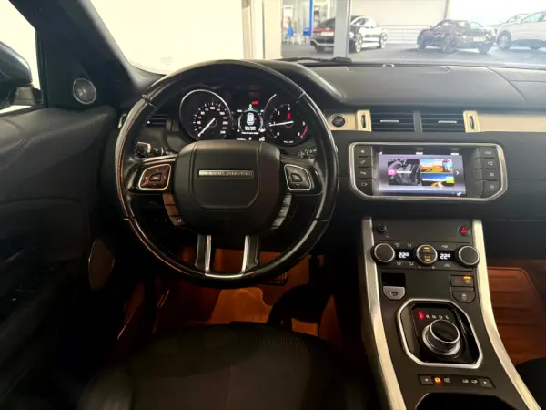Land Rover Range Rover Evoque 2.0 D180 AWD HSE Auto 28